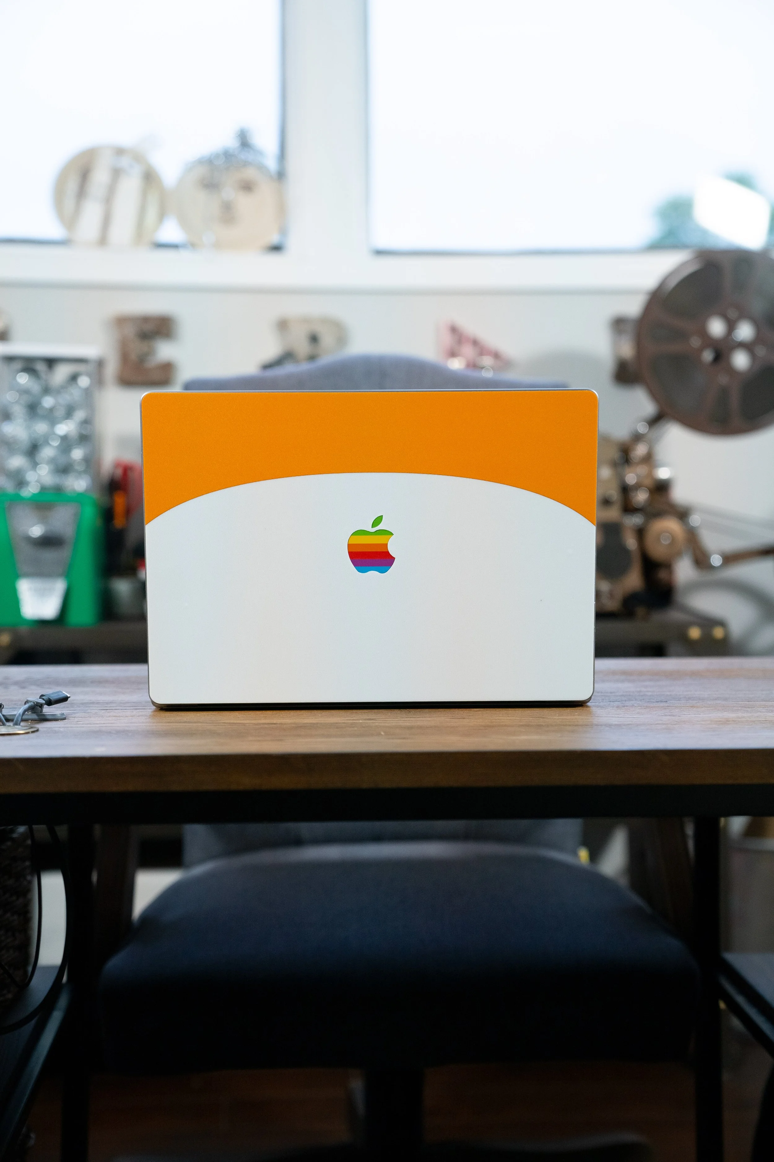 Macbook Pro and MacBook Air (M1, M2, 2021-Present) iBook-Style